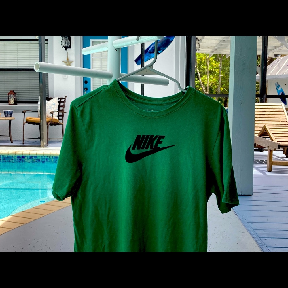 Nike tee